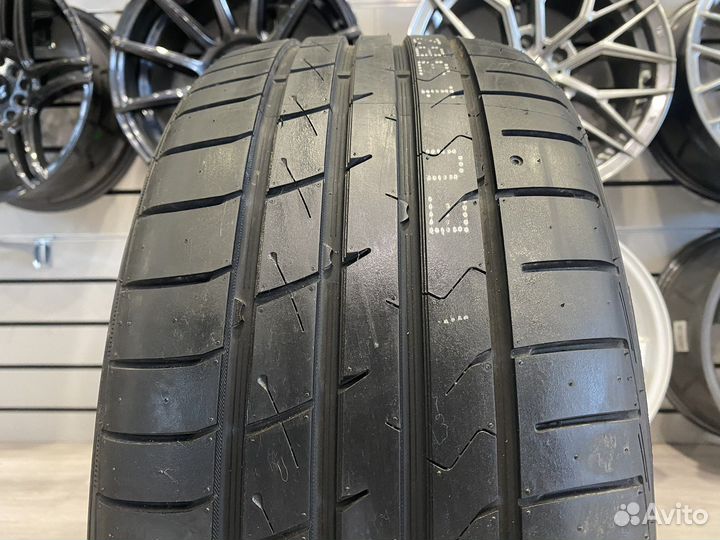 Habilead HF330 245/40 R18 и 265/35 R18 97W