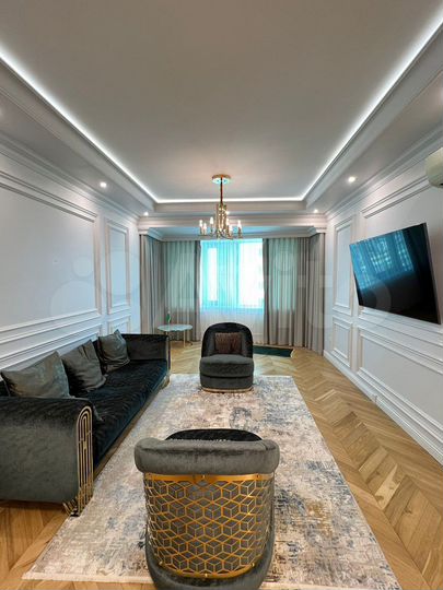 2-к. квартира, 70 м², 14/42 эт.