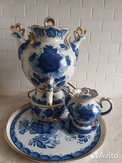 Самовар электрический, поднос,чайник.Гжель