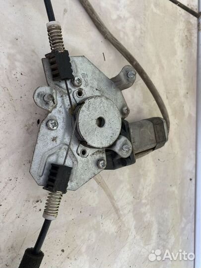 Стеклоподъемник задний правый Chery Fora 1.6