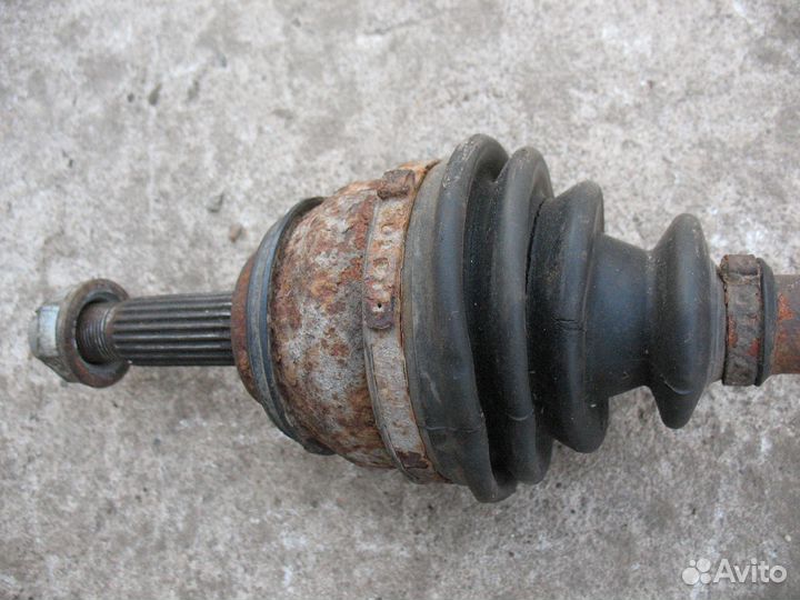 Полуось левая Renault Logan