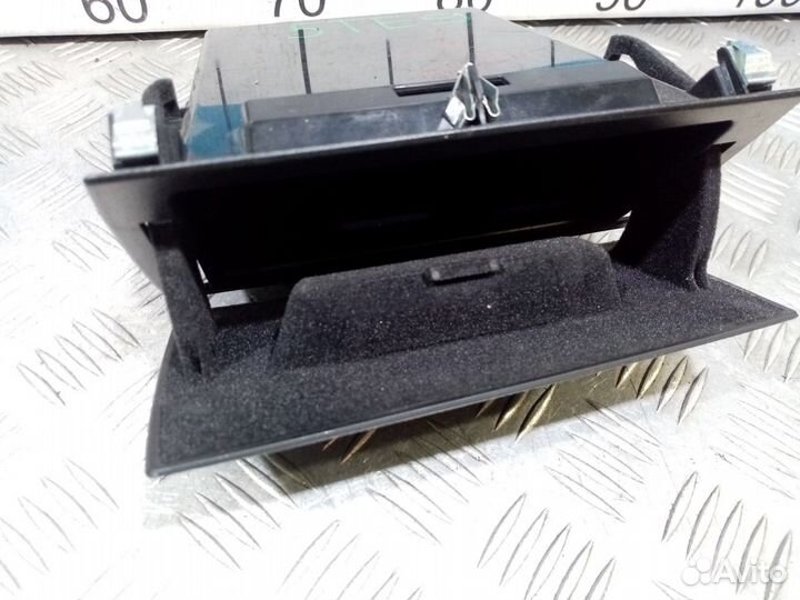 Б/У Откидной ящик на стороне водителя F20#001