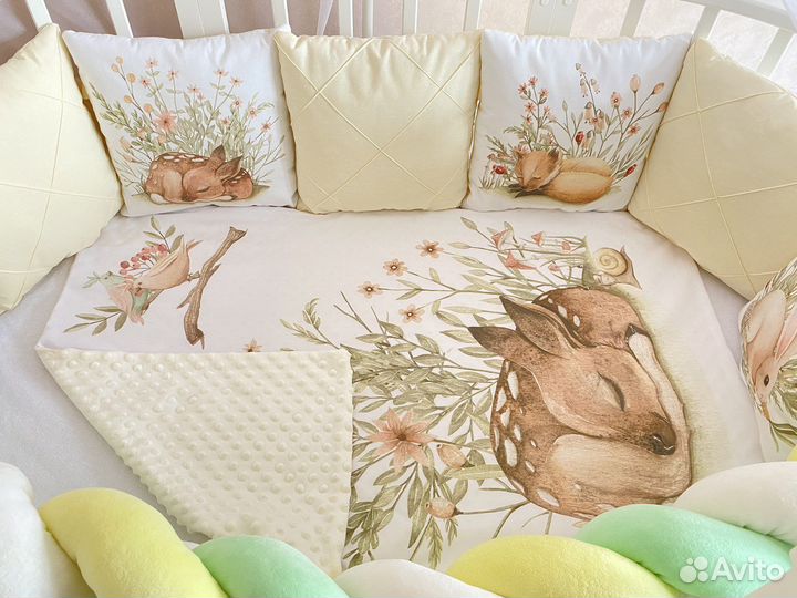 Комплект в детскую кроватку с бортиками