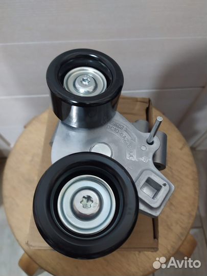 Ролик натяжной Ford Transit 155 л.с Новый образец
