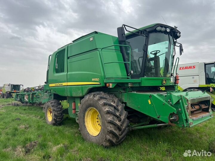 Комбайн John Deere W650, 2011