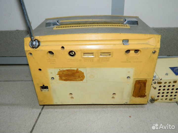 Телевизор - ретро - винтаж - телевизор СССР - юнос