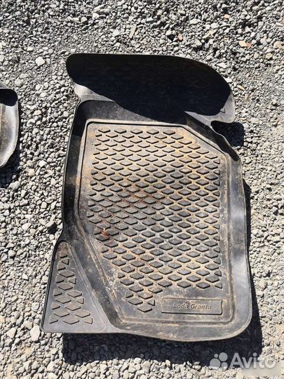 Комплект резиновых ковриков LADA Granta