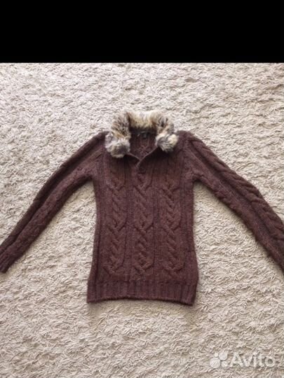 Тёплый свитер Benetton с меховым воротником