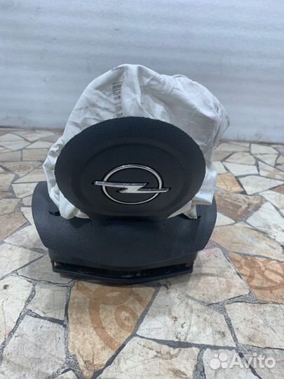 Подушка безопасности в руль Opel Corsa хэтчбек 1.4