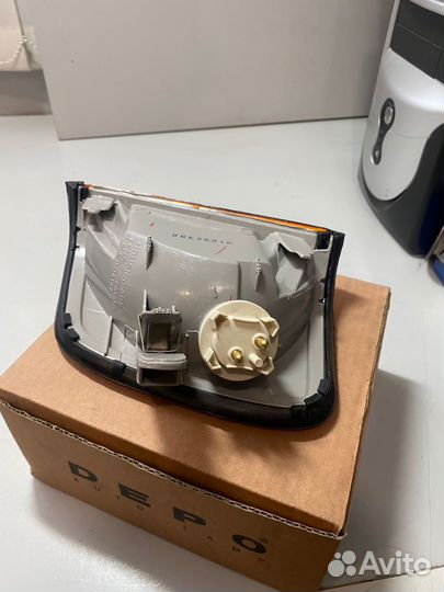 Указатель поворота правый Mercedes W124