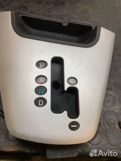 Накладка селектора АКПП на Хендай Тусан 1 Hyundai