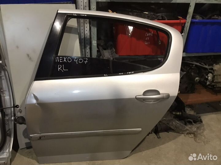 Стекло заднее левое Пежо 407