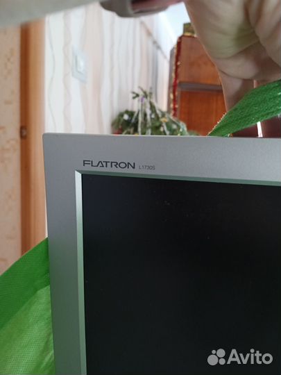 Монитор LG Flatron L1730S