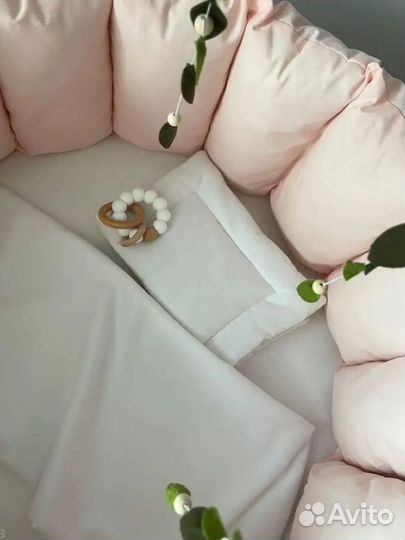 Бортики в кроватку новые