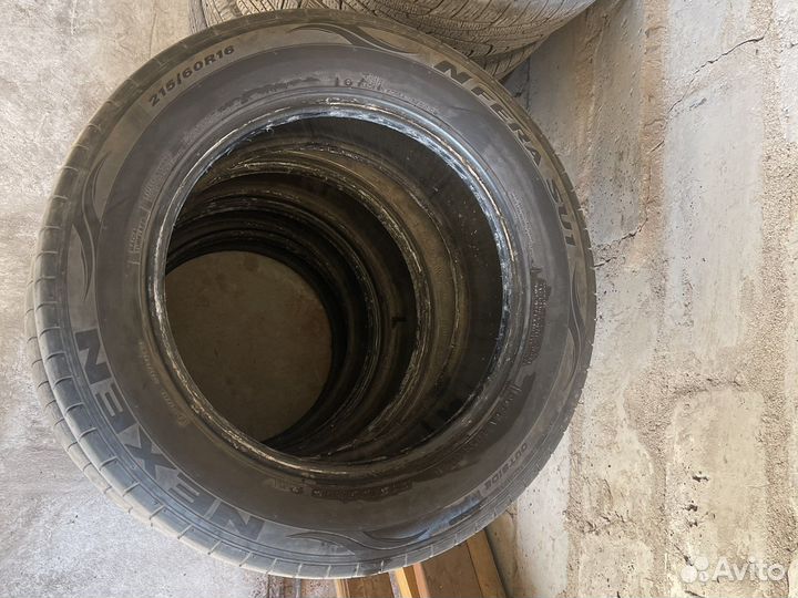 Nexen N'Fera SU1 215/60 R16