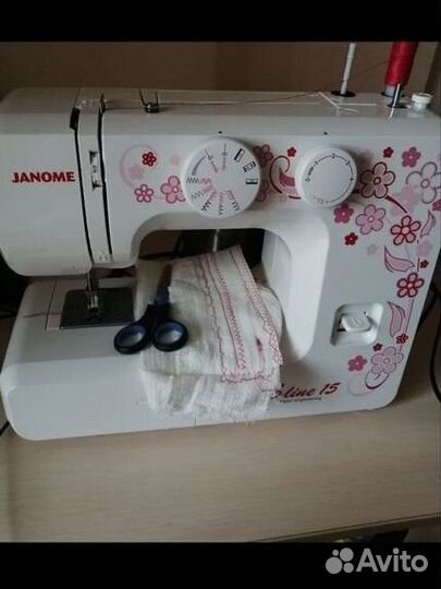 Швейная машина Janome