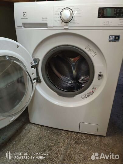 Стиральная машина с сушкой Электролюкс EWW51685WD