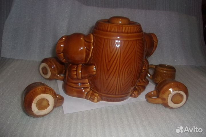 Керамический набор,Слоники с бочкой и 4 кружечки