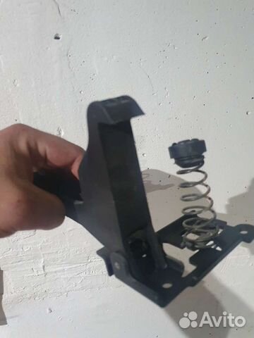 Крючек капота fluence,megane