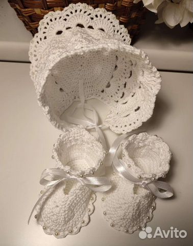 Пинетки и чепчик вязаные