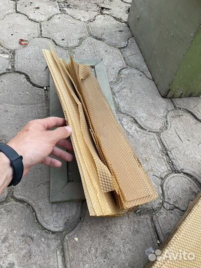 Вощина для пчел, поилки для пчел