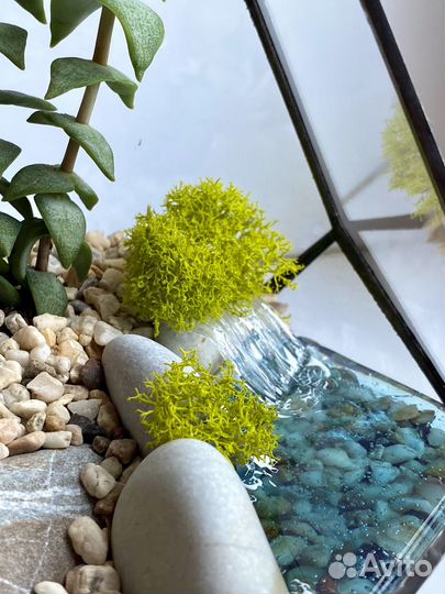 Флорариум с имитацией водоема и водопада подарок