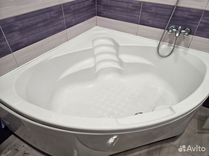 Ванна угловая 150х150 б/у