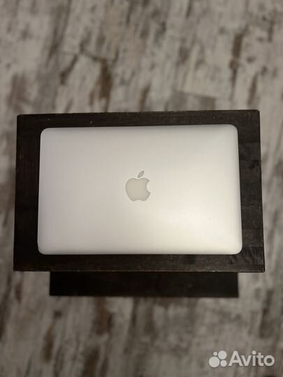 Apple macbook air 11 (2014)