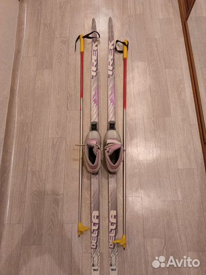 Лыжи и ботинки детские