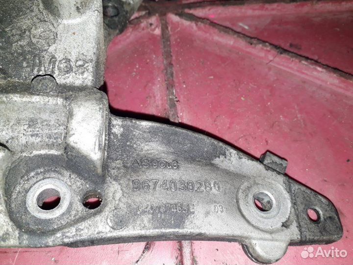 Кронштейн генератора Peugeot Partner B9 DV6 9HZ