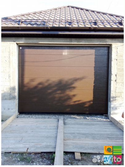 Секционные ворота alutech