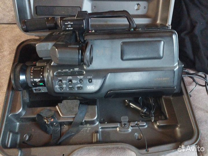 Видео камера panasonic м10