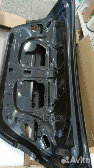 Крышка багажника Toyota Camry (XV70) 17- / Camry