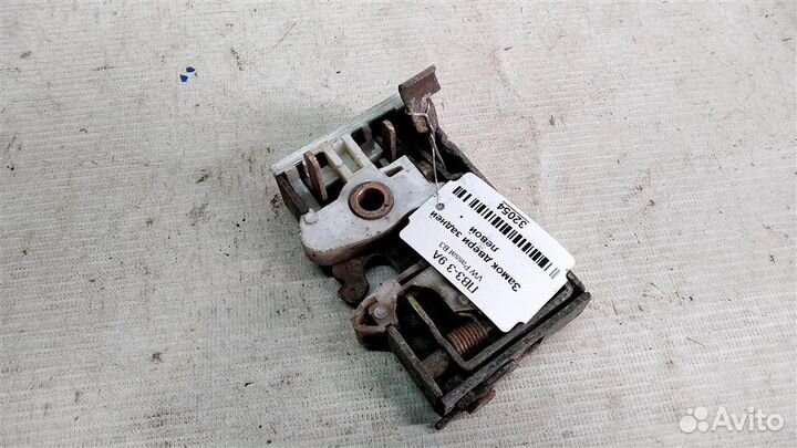 Замок двери задней левой volkswagen Passat B3