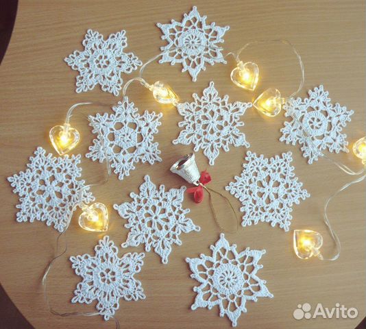 Вязаные снежинки, цветы