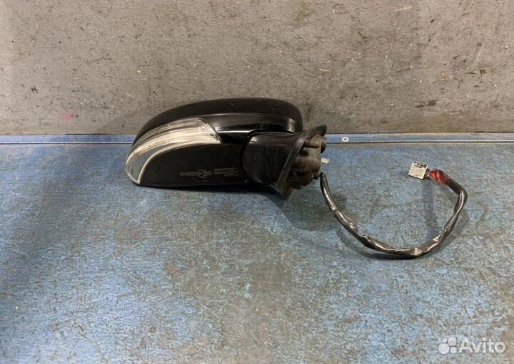Зеркало правое Toyota Prius W30