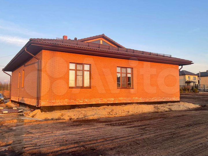 Коттедж 162 м² на участке 9 сот.