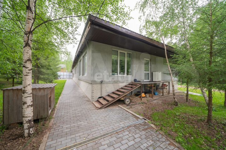 Коттедж 310,2 м² на участке 20 сот.