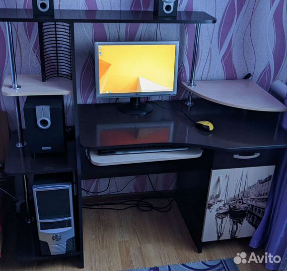 Компьютерный стол