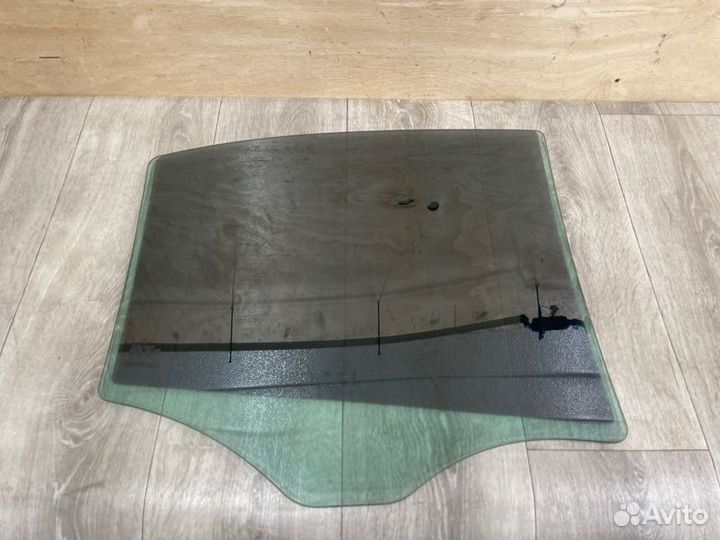 Стекло двери заднее левое Mercedes-Benz E-Class