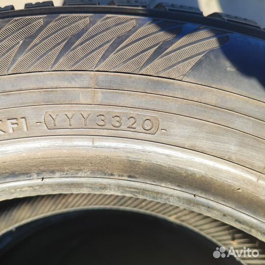 Yokohama Ice Guard IG65 215/60 R16