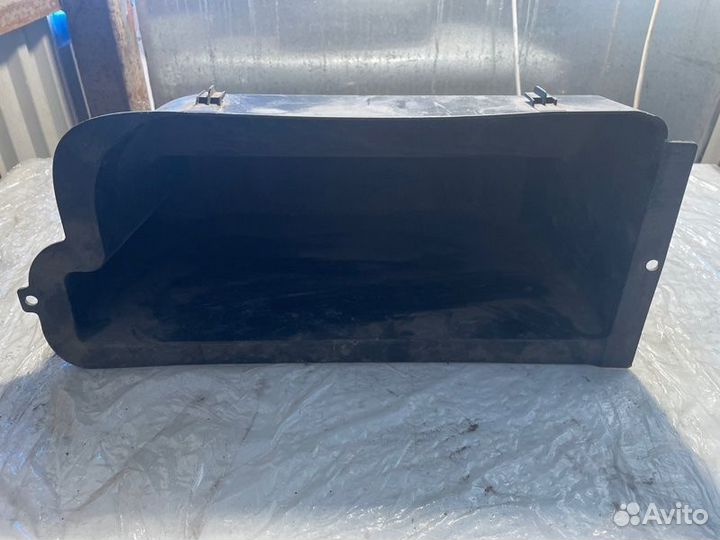 Ящик инструментальный Mercedes-Benz