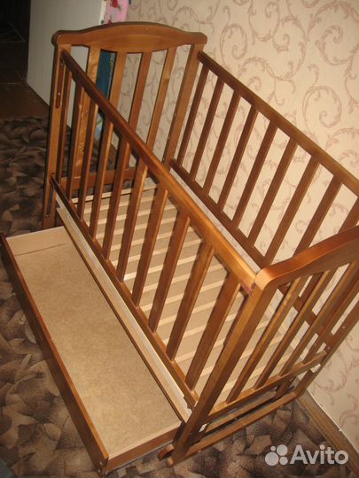 Продам кроватку с матрасом