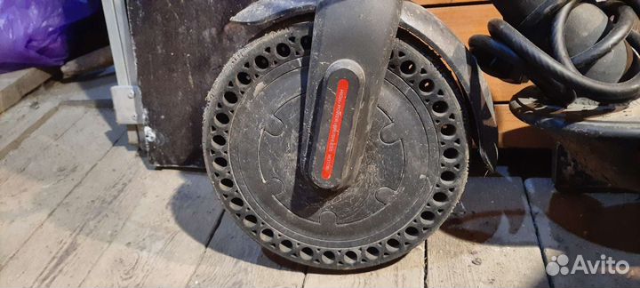 Продам Электросамокат Xiaomi M365