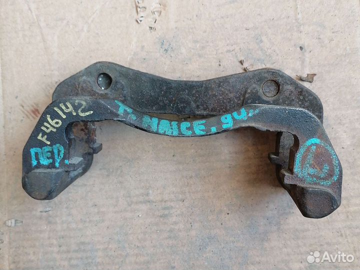 Скоба суппорта Toyota Hiace