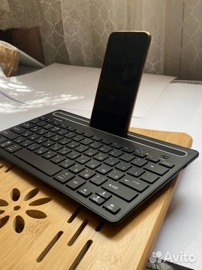 Блютуз клавиатура с подставкой для телефона/планше
