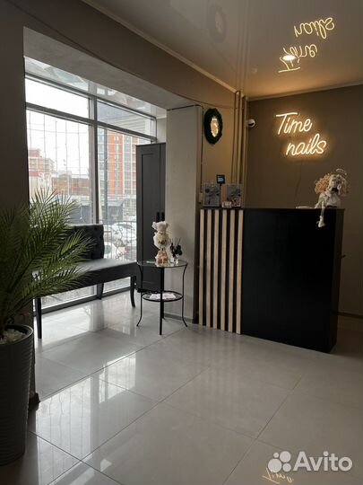 Администратор в студию маникюра