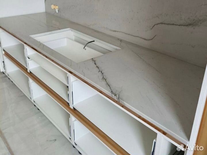 Столешница из кварцита