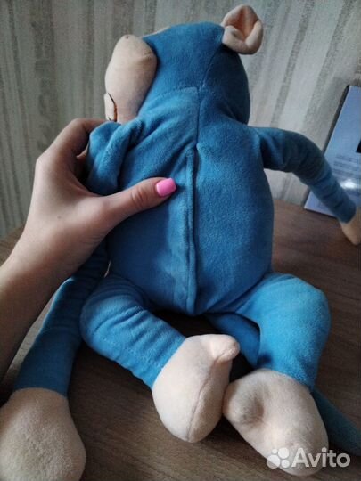 Игрушка обезьяна с музыкой