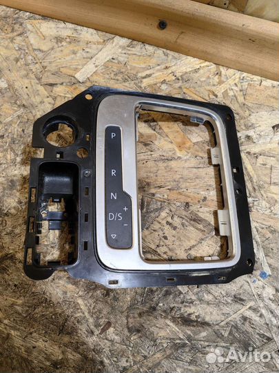 Накладка На кулису фольксваген туарег NF 7P1713203